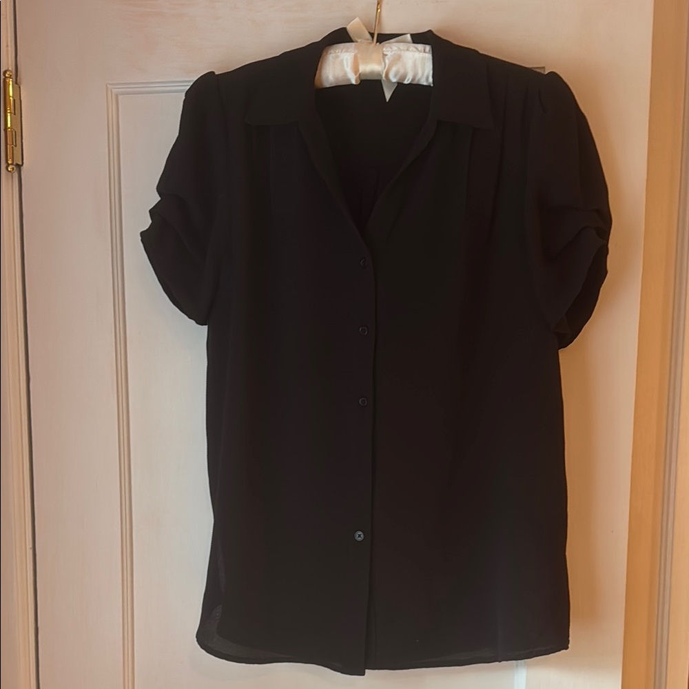 Adrianna Papell Black Short Sleeve Button-Down Blouse